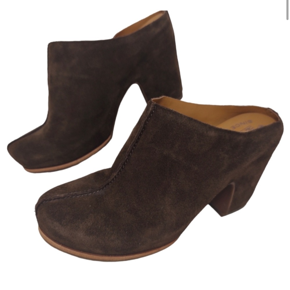 KORK EASE NWOT Sagano mules 9 leather suede covered footbed rubber outsole brown